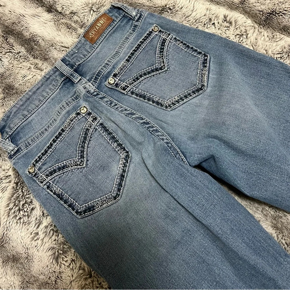 Shyanne Women's Blue Flared Jeans - Picture 4 of 5